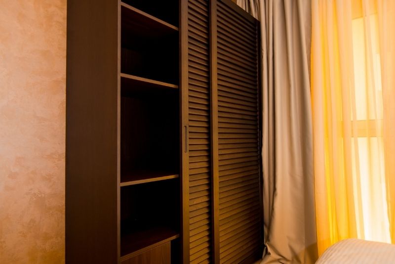 Woody one-sided sliding door wardrobe
